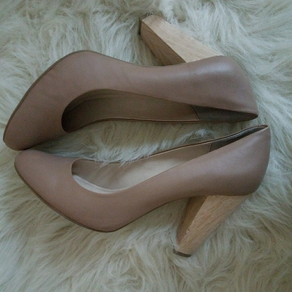 Calvin Klein pumps